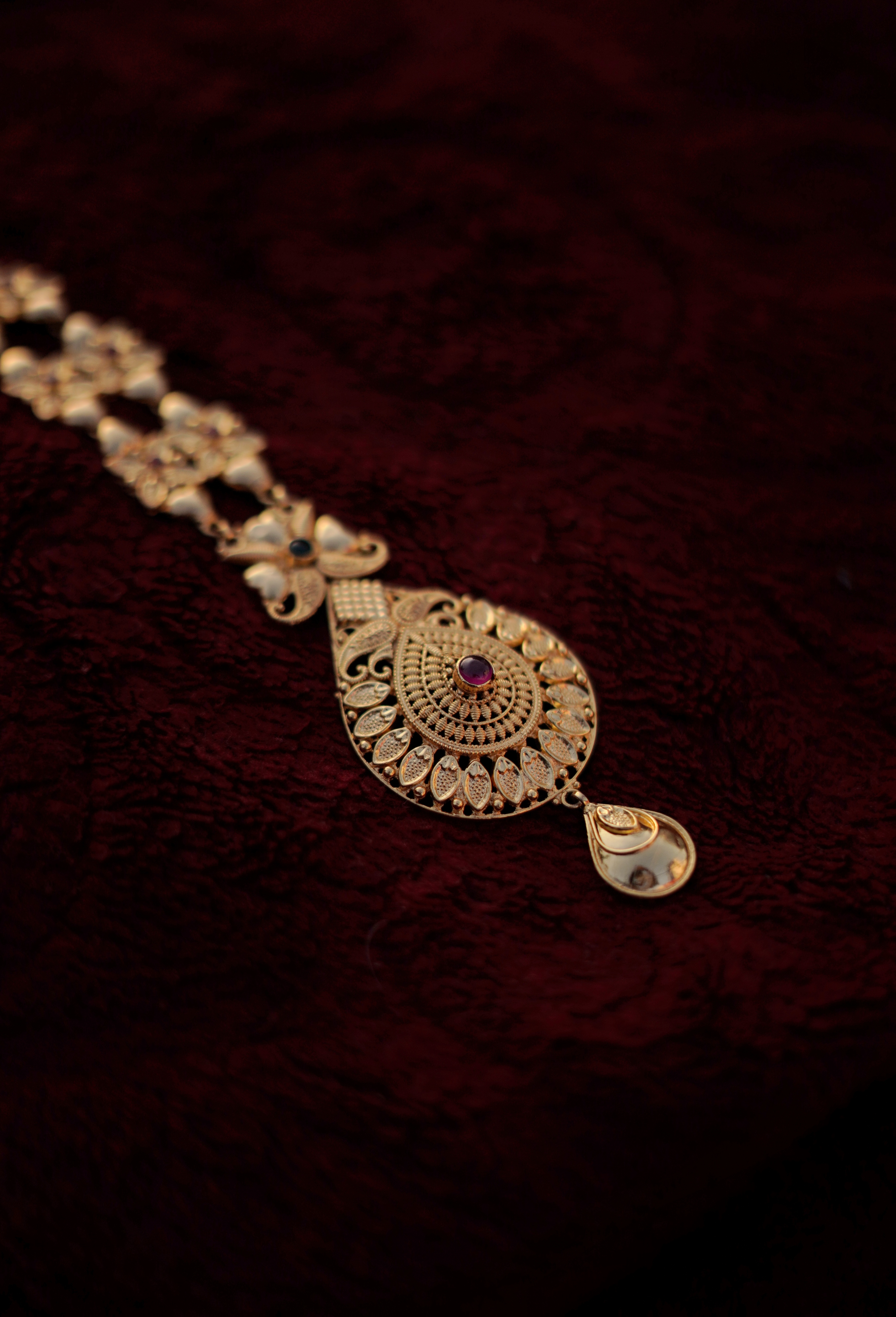 Gold plated drops shape with flower show chain