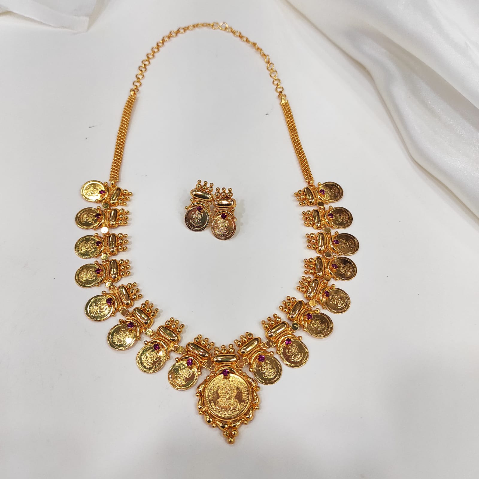 Gold plated lakshmi haram 8+8 pettals with stud