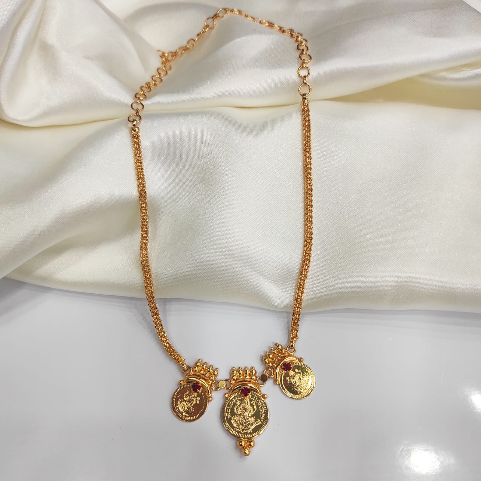 Gold plated lakshmi necklace 1+1 pettals 