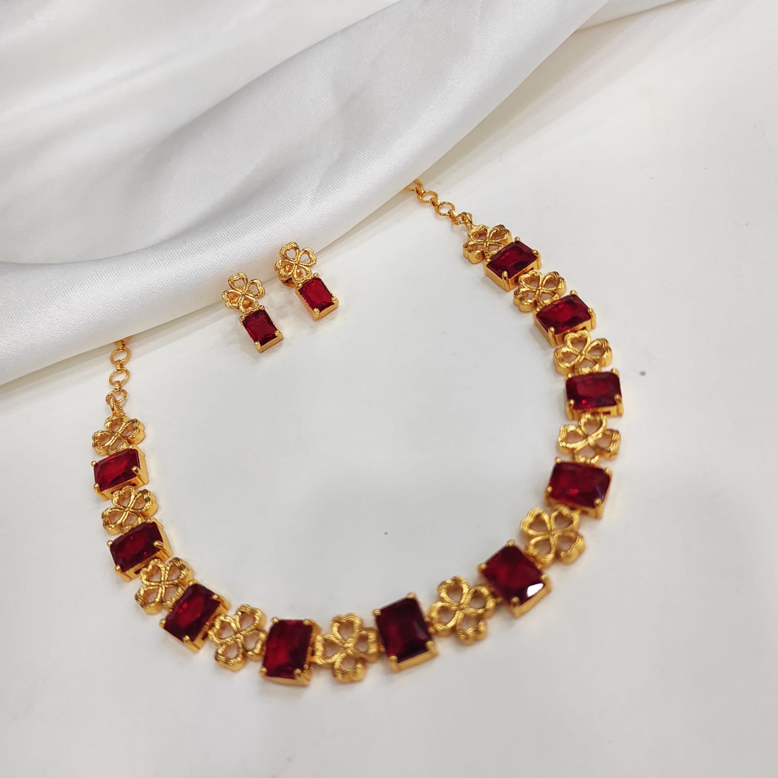 Gold plated flower sufi necklace red