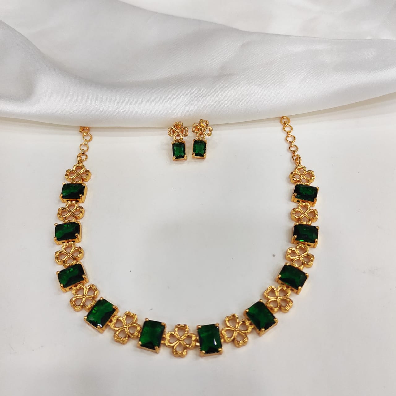 Gold plated flower sufi necklace green 