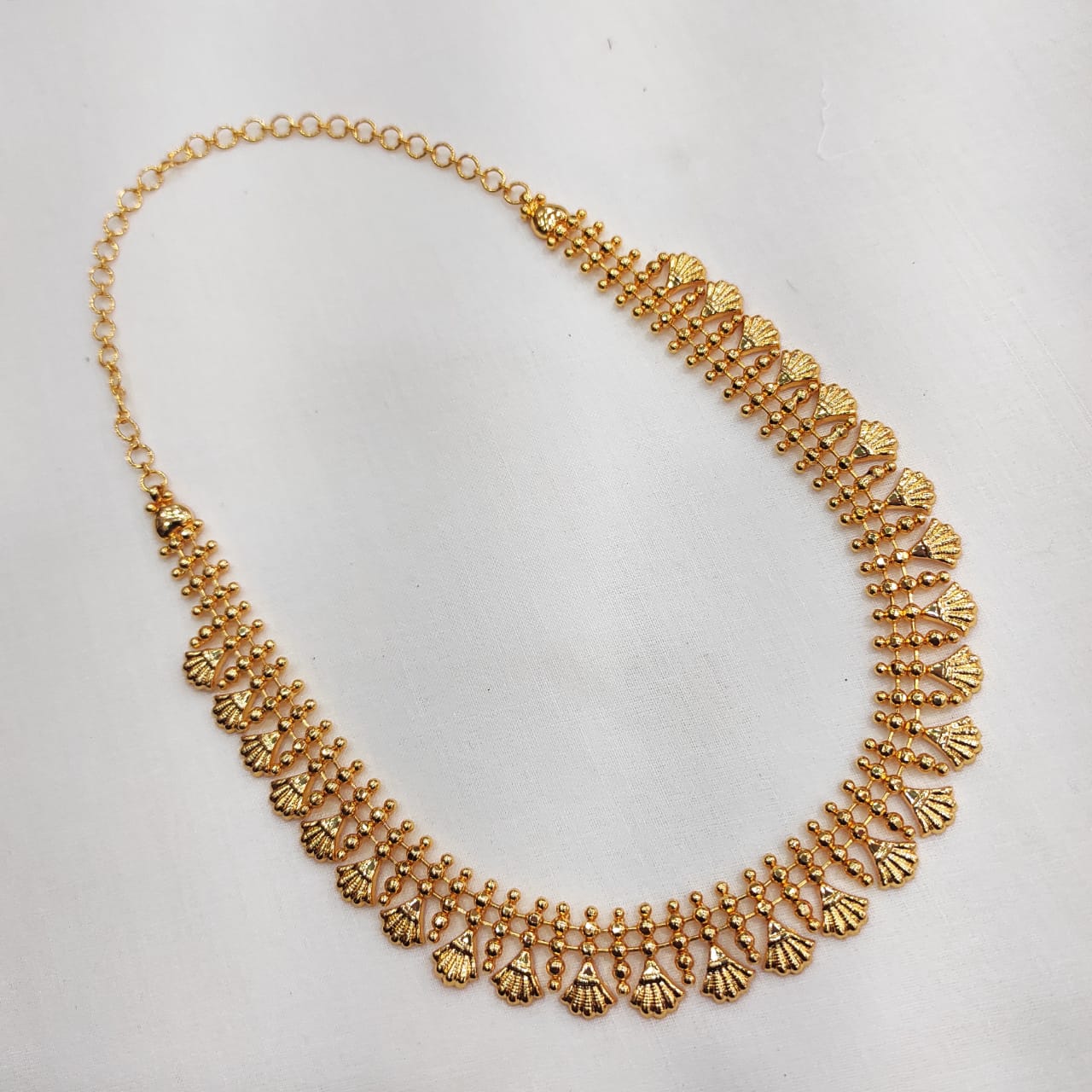 Gold plated  plain necklace 
