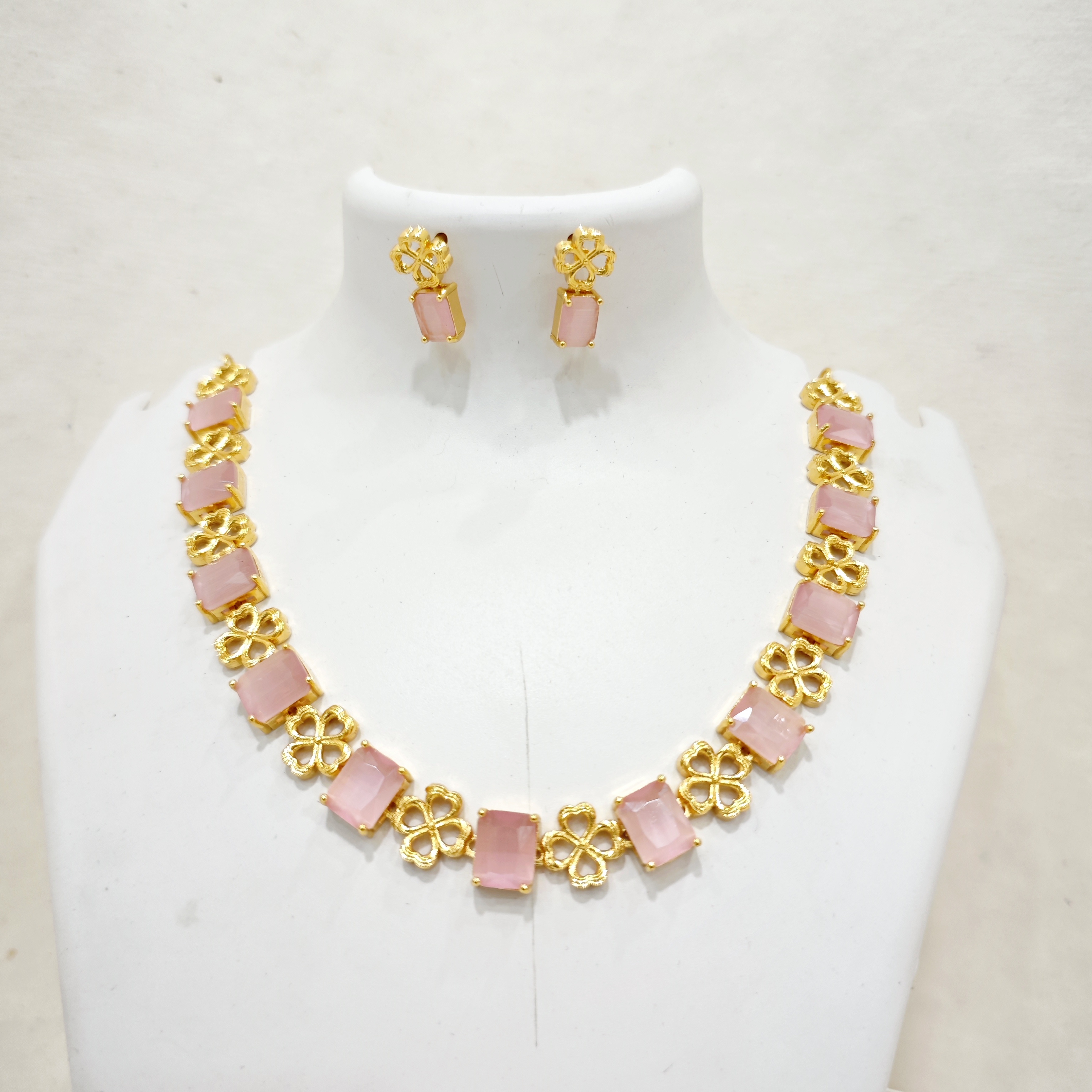 Pink Stone Floral Gold-Plated Necklace Set