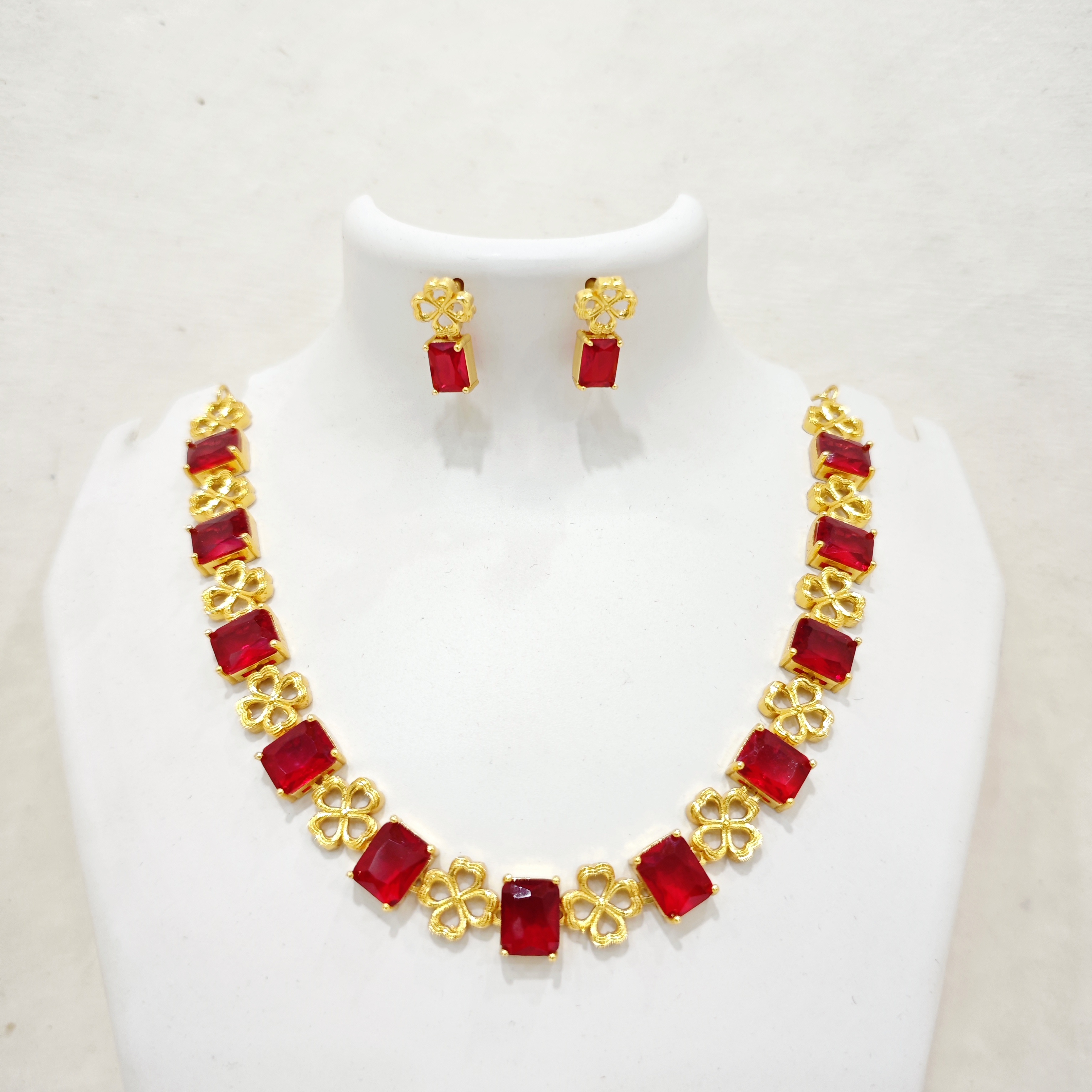 Red Stone Floral Gold-Plated Necklace Set