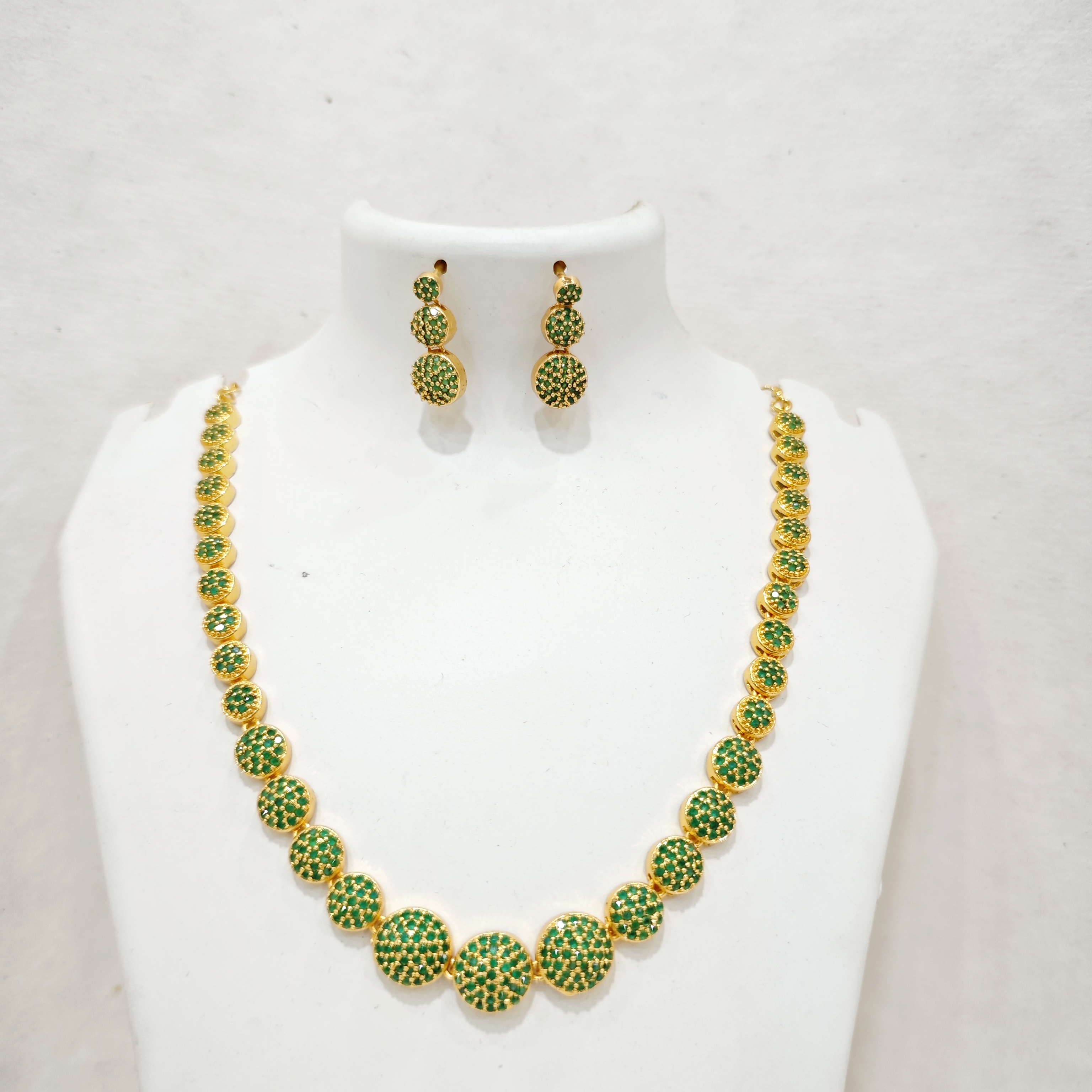 Emerald Gold-Plated Round Stone Necklace Set