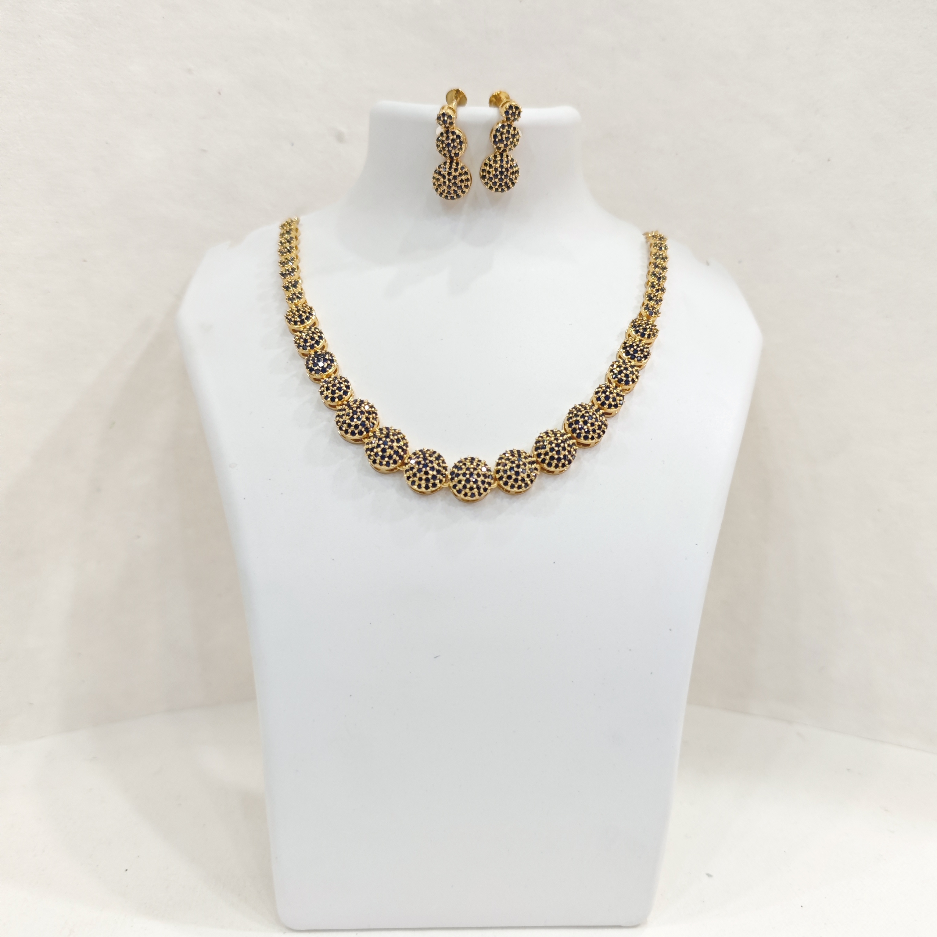Gold-Plated Blue Stone Round Necklace Set