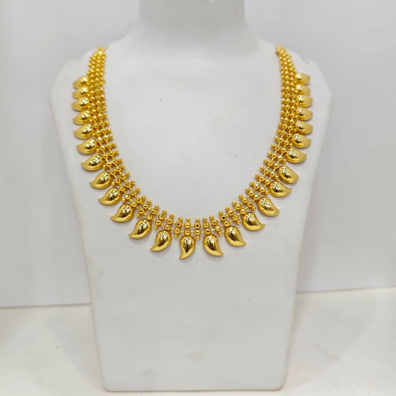 Traditional Gold-Plated Manga Necklace