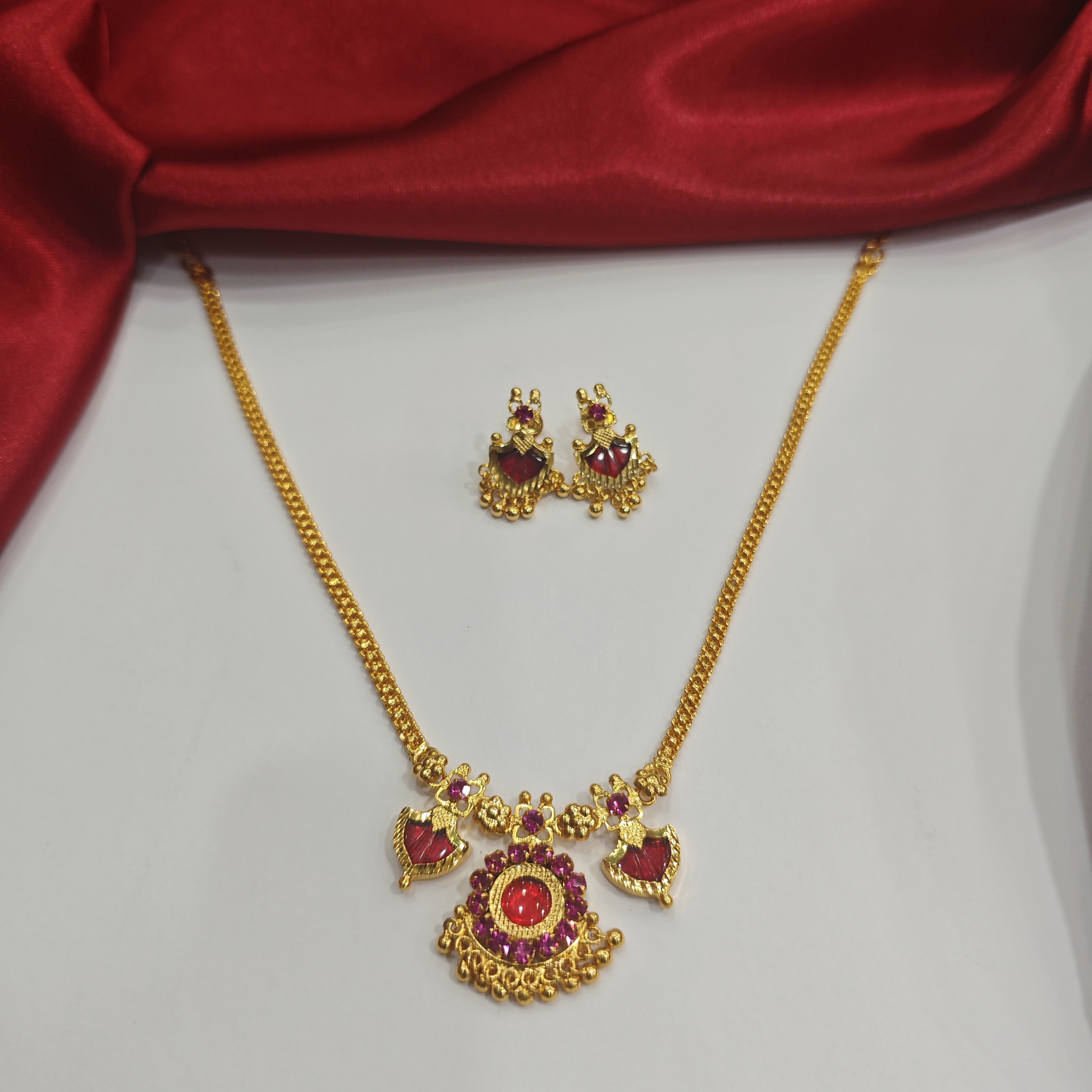 Palakka 1+1 Red Necklace with Earrings