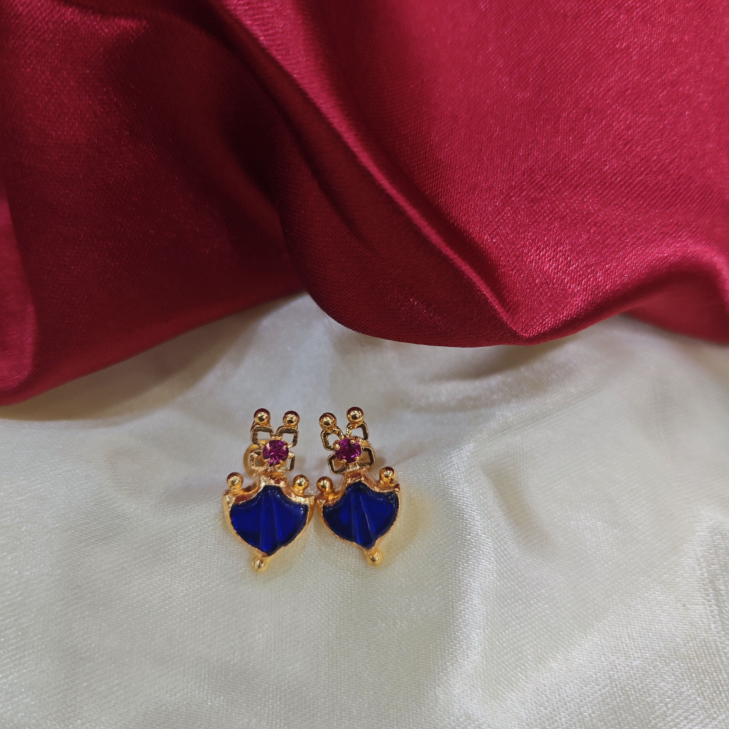 Gold plated palakka blue stud 1