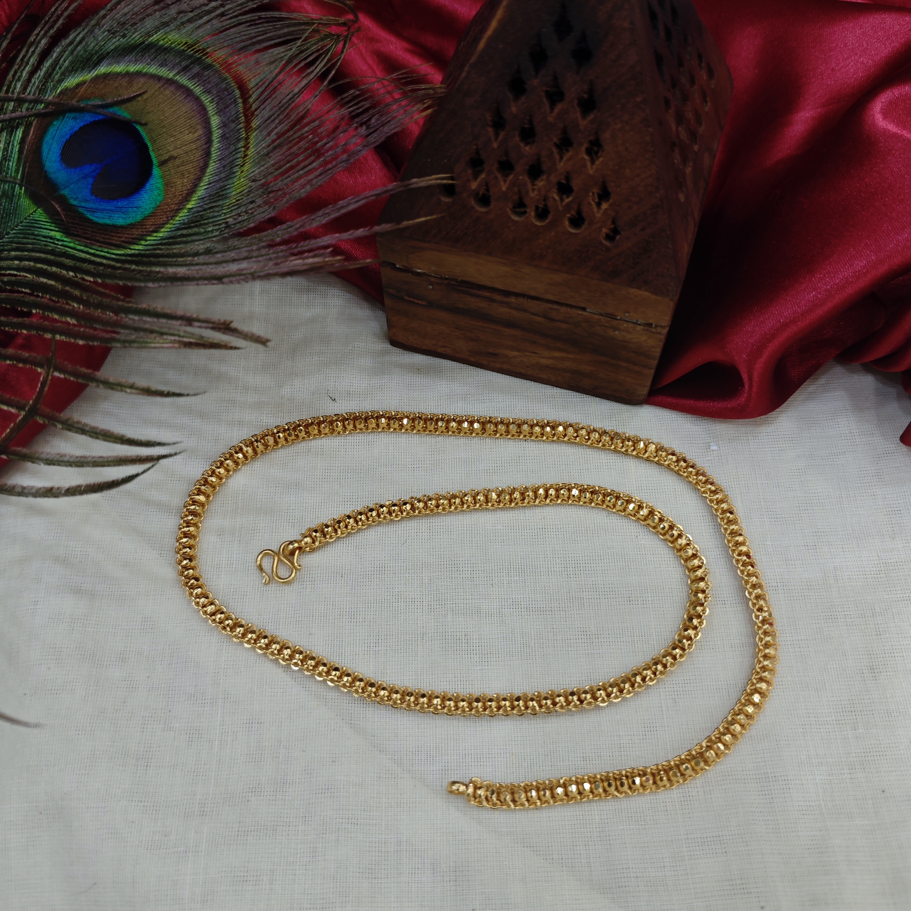 Gold Plated Thalichain 8 Pidi rail chain