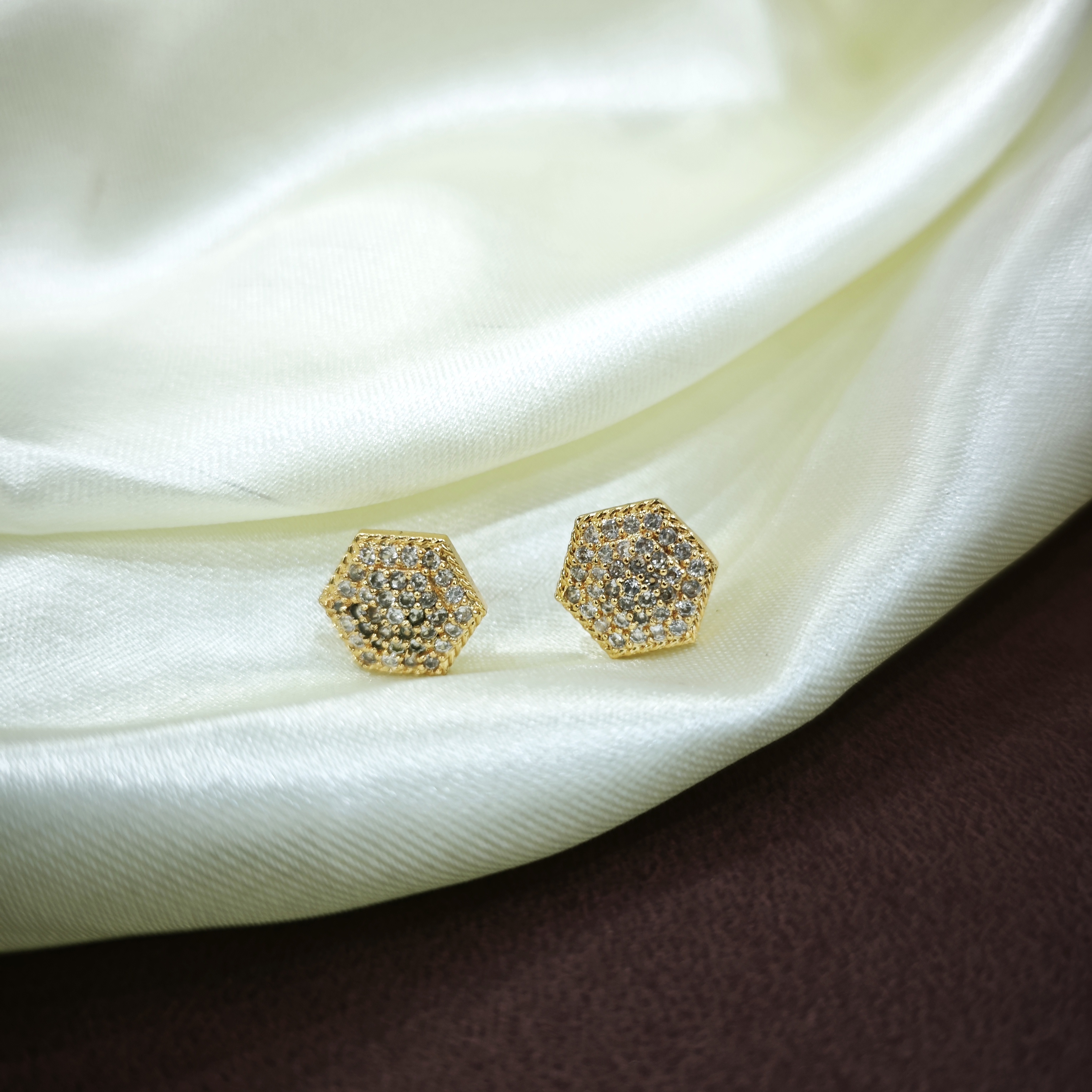 gold plated white ad stud 